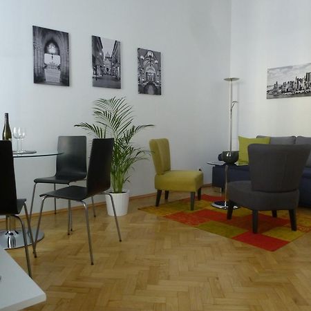 Charming Viennese Home Bagian luar foto