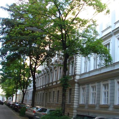 Charming Viennese Home Bagian luar foto