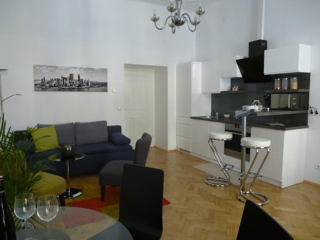 Charming Viennese Home Bagian luar foto