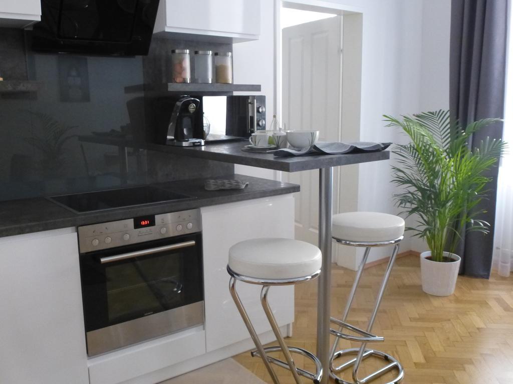 Charming Viennese Home Bagian luar foto