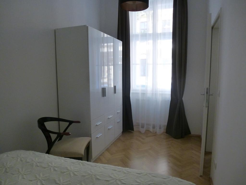 Charming Viennese Home Bagian luar foto